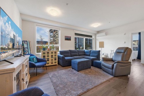 117-30 Walgrove Se, Calgary, AB - Indoor Photo Showing Living Room