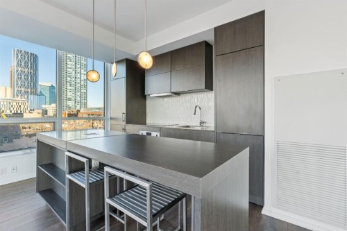 426-615 6 Avenue Se, Calgary, AB - Indoor Photo Showing Kitchen