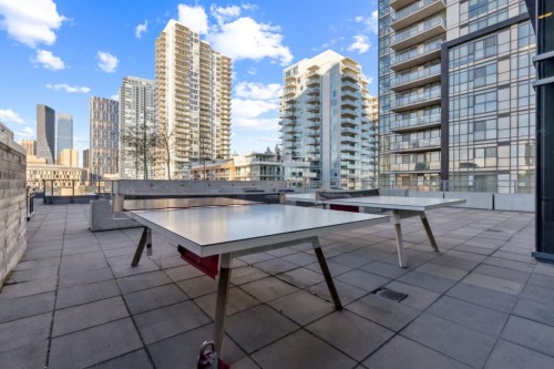 426-615 6 Avenue Se, Calgary, AB - Outdoor With Balcony With Facade