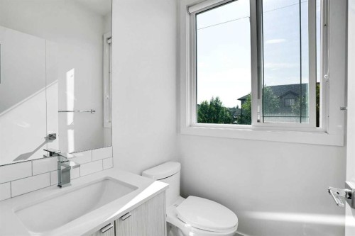 105 Panatella Square Nw, Calgary, AB - Indoor Photo Showing Bathroom