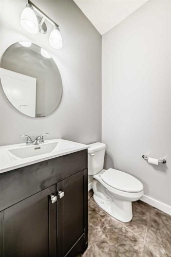 8 Lakewood Circle, Strathmore, AB - Indoor Photo Showing Bathroom
