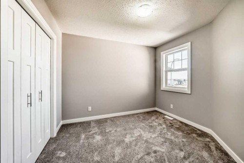 8 Lakewood Circle, Strathmore, AB - Indoor Photo Showing Other Room