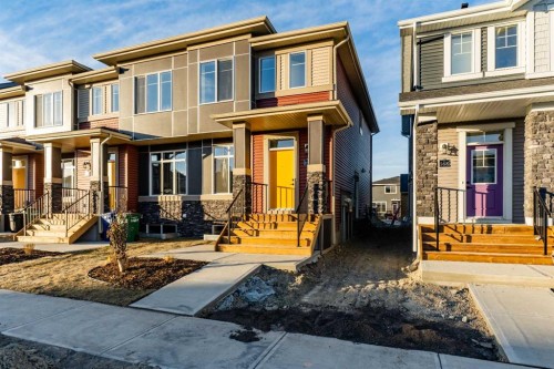 164 Cobblestone Gate Sw, Airdrie, AB - Outdoor With Facade