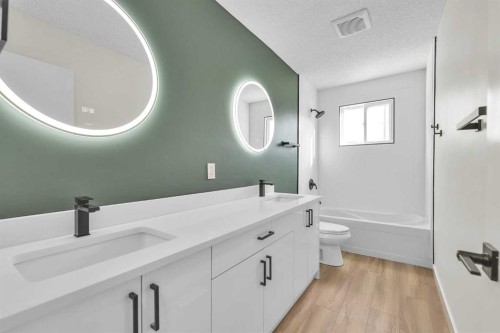 220 60 Street Se, Calgary, AB - Indoor Photo Showing Bathroom