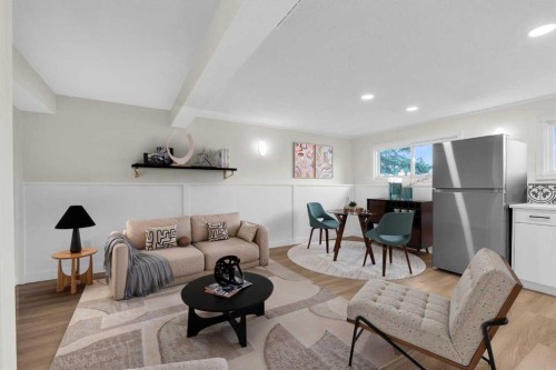 220 60 Street Se, Calgary, AB - Indoor Photo Showing Living Room