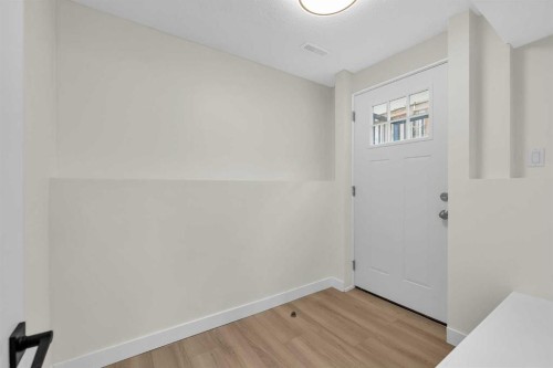 220 60 Street Se, Calgary, AB - Indoor Photo Showing Other Room