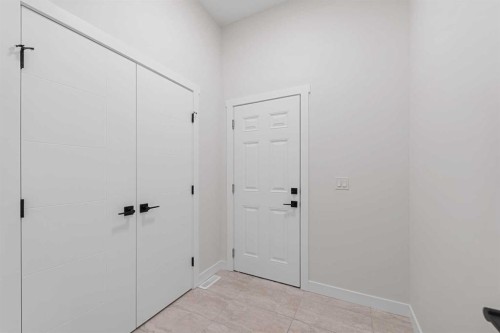 27 Wolf Crescent, Okotoks, AB - Indoor Photo Showing Other Room