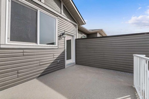 27 Wolf Crescent, Okotoks, AB - Outdoor With Exterior
