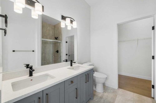 27 Wolf Crescent, Okotoks, AB - Indoor Photo Showing Bathroom