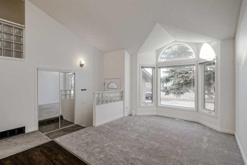 8 Millbank Road Sw, Calgary, AB - Indoor Photo Showing Other Room