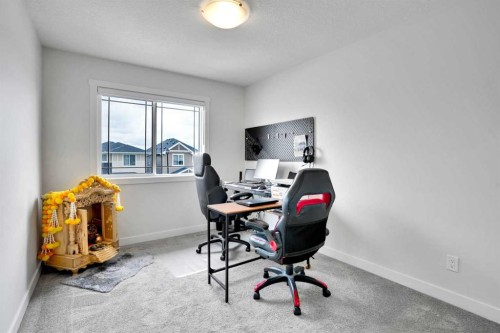 1457 Bayview Point Sw, Airdrie, AB - Indoor Photo Showing Office