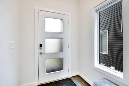 1457 Bayview Point Sw, Airdrie, AB - Indoor Photo Showing Other Room