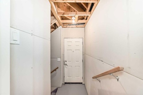 1054 Sawgrass Link Nw, Airdrie, AB - Indoor
