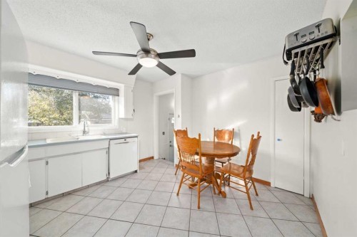 2219 40 Street Se, Calgary, AB - Indoor