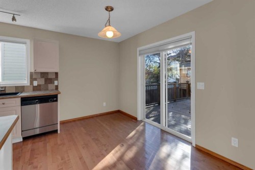 202 Citadel Circle Nw, Calgary, AB - Indoor Photo Showing Kitchen