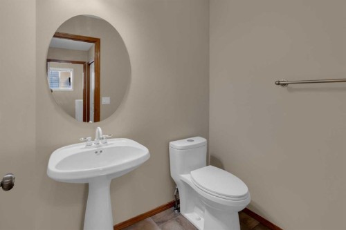 202 Citadel Circle Nw, Calgary, AB - Indoor Photo Showing Bathroom