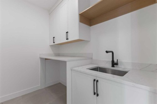 5007 21 Avenue Nw, Calgary, AB - Indoor