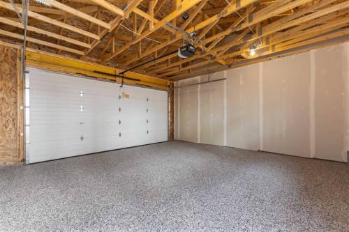 5007 21 Avenue Nw, Calgary, AB - Indoor Photo Showing Garage