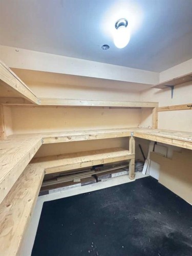 123 Silverstone Road Nw, Calgary, AB - Indoor Photo Showing Other Room