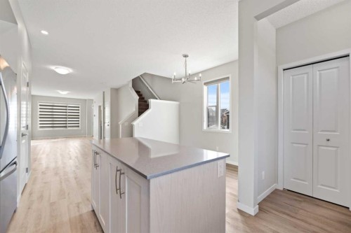281 Creekside Boulevard Sw, Calgary, AB - Indoor Photo Showing Kitchen