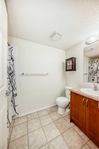 2212-700 Willowbrook Road Nw, Airdrie, AB - Indoor Photo Showing Bathroom