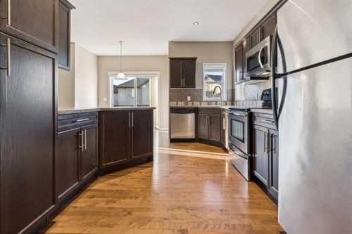 34 Kingsland Close, Airdrie, AB - Indoor Photo Showing Kitchen