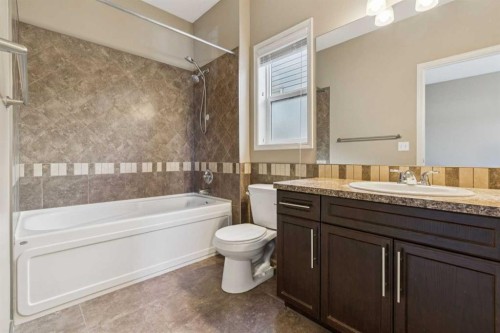 34 Kingsland Close, Airdrie, AB - Indoor Photo Showing Bathroom