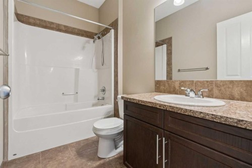 34 Kingsland Close, Airdrie, AB - Indoor Photo Showing Bathroom
