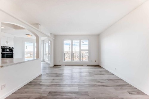 50 Hampstead Terrace Nw, Calgary, AB - Indoor Photo Showing Other Room