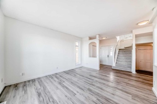 50 Hampstead Terrace Nw, Calgary, AB - Indoor Photo Showing Other Room