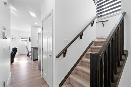 105 Everhollow Rise Sw, Calgary, AB - Indoor Photo Showing Other Room