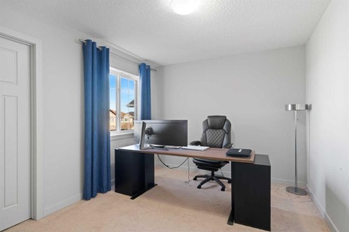 105 Everhollow Rise Sw, Calgary, AB - Indoor Photo Showing Office