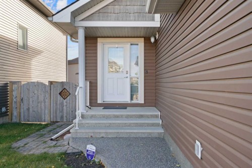 105 Everhollow Rise Sw, Calgary, AB - Outdoor With Exterior