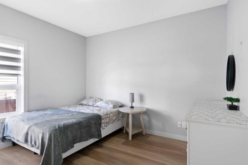 105 Everhollow Rise Sw, Calgary, AB - Indoor Photo Showing Bedroom