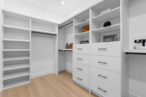 407 Patterson Boulevard Sw, Calgary, AB - Indoor With Storage