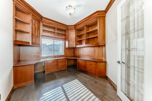 157 Everoak Park Sw, Calgary, AB - Indoor Photo Showing Other Room