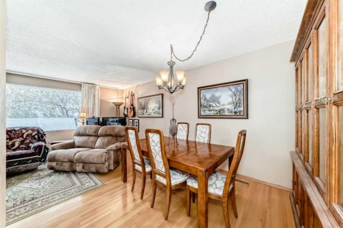 627 Seymour Avenue Sw, Calgary, AB - Indoor Photo Showing Dining Room