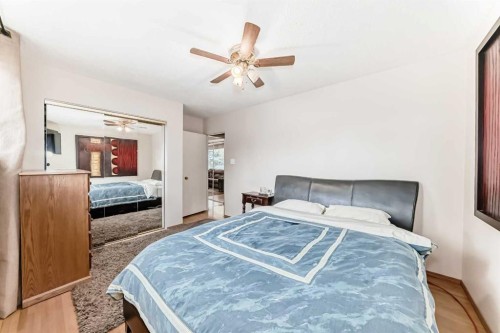 627 Seymour Avenue Sw, Calgary, AB - Indoor Photo Showing Bedroom