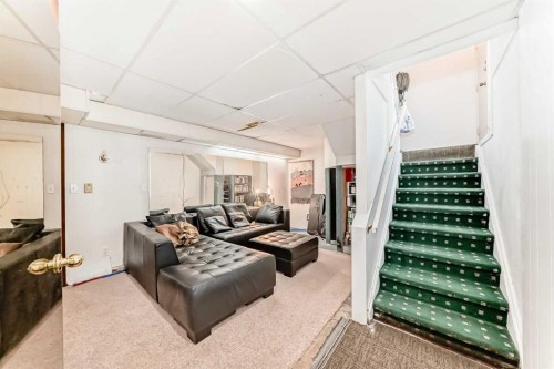 627 Seymour Avenue Sw, Calgary, AB - Indoor