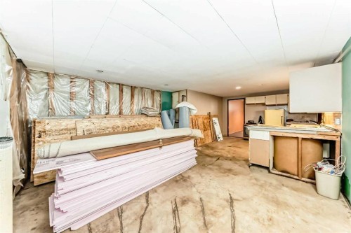 627 Seymour Avenue Sw, Calgary, AB - Indoor