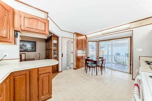 627 Seymour Avenue Sw, Calgary, AB - Indoor