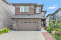 304 Corner Meadows Manor NE Calgary, AB T3N 1J7
