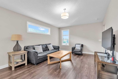 304 Corner Meadows Manor Ne, Calgary, AB - Indoor Photo Showing Living Room