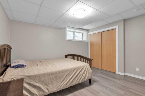 304 Corner Meadows Manor Ne, Calgary, AB - Indoor Photo Showing Bedroom