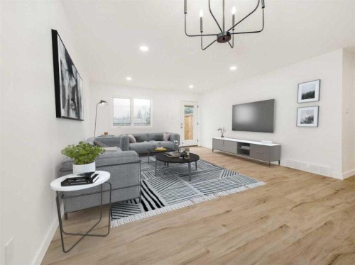 5105 40 Avenue, Taber, AB - Indoor Photo Showing Living Room