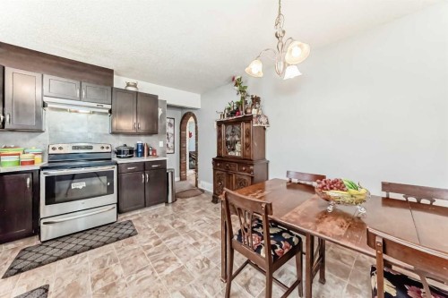 363 Templeside Circle Ne, Calgary, AB - Indoor Photo Showing Kitchen