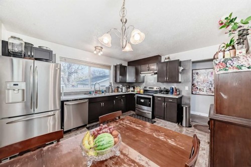363 Templeside Circle Ne, Calgary, AB - Indoor Photo Showing Kitchen
