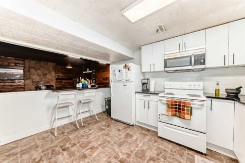 363 Templeside Circle Ne, Calgary, AB - Indoor Photo Showing Kitchen