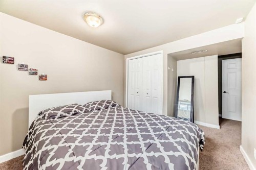 363 Templeside Circle Ne, Calgary, AB - Indoor Photo Showing Bedroom