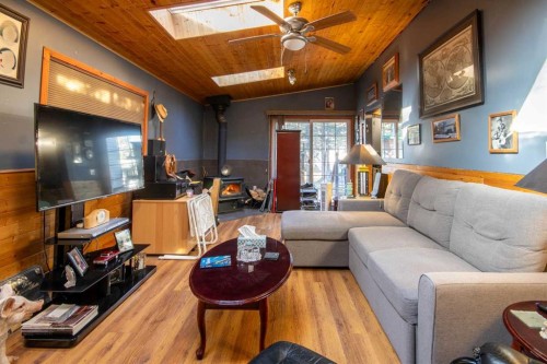 1-200 4 Avenue Sw, Sundre, AB 